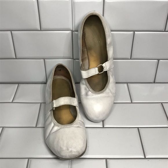 VINTAGE COAST SHOES Size 8 White Dance/Theater Shoes With Original Box; Preloved - Picture 2 of 10